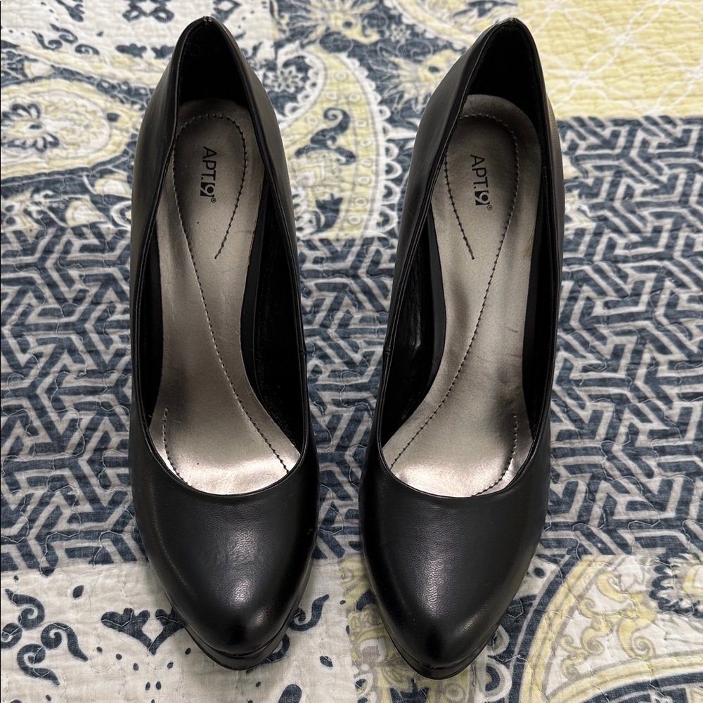 Apt. 9 Black Classic Heels